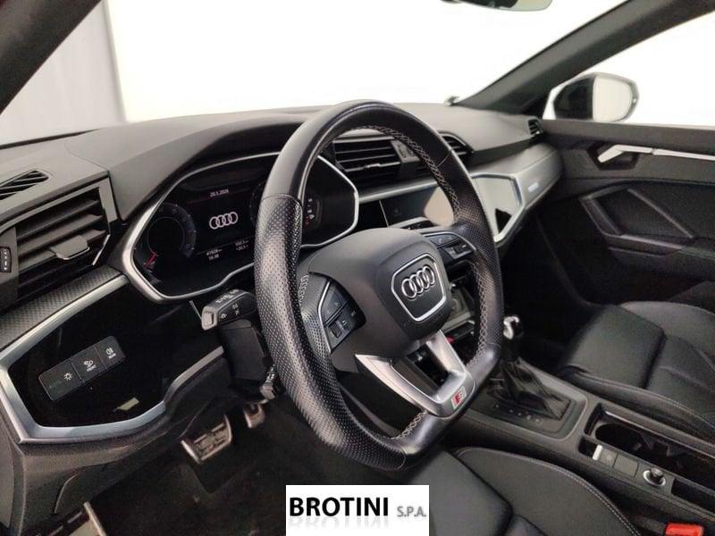 Audi Q3 Sportback 35 TFSI S tronic Identity Black