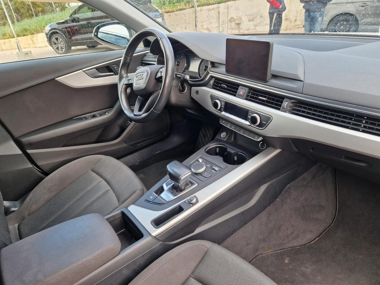 Audi A4 Avant 35 TDI S tronic Business