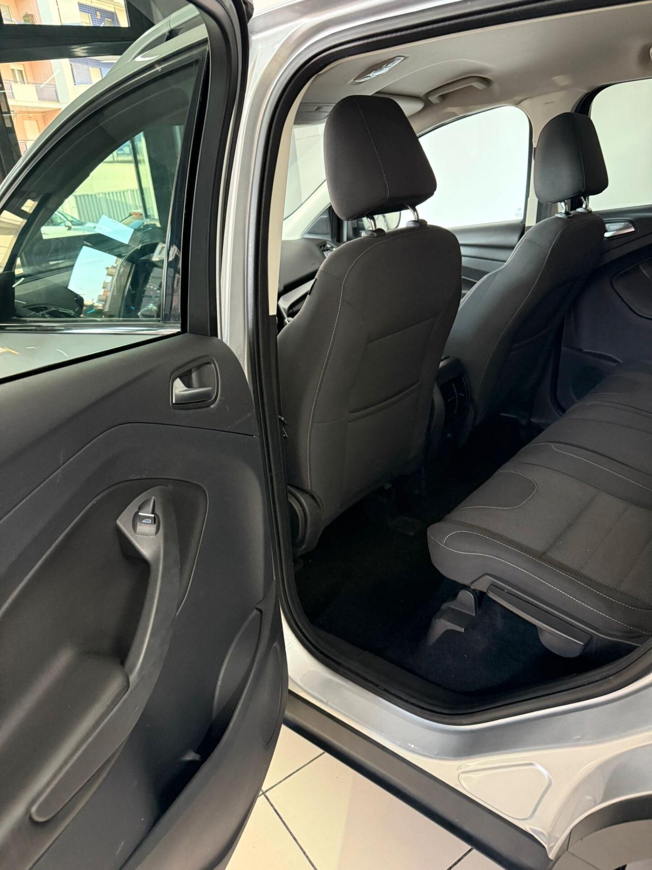 Ford Kuga 2.0 TDCI 120 CV S&S 2WD Titanium