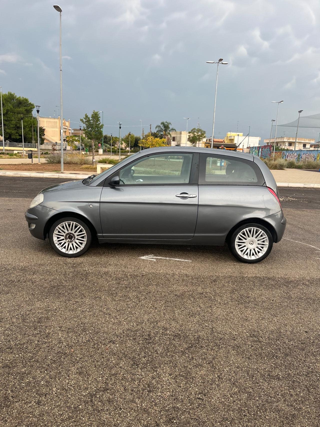 Lancia Ypsilon 1.2 Oro