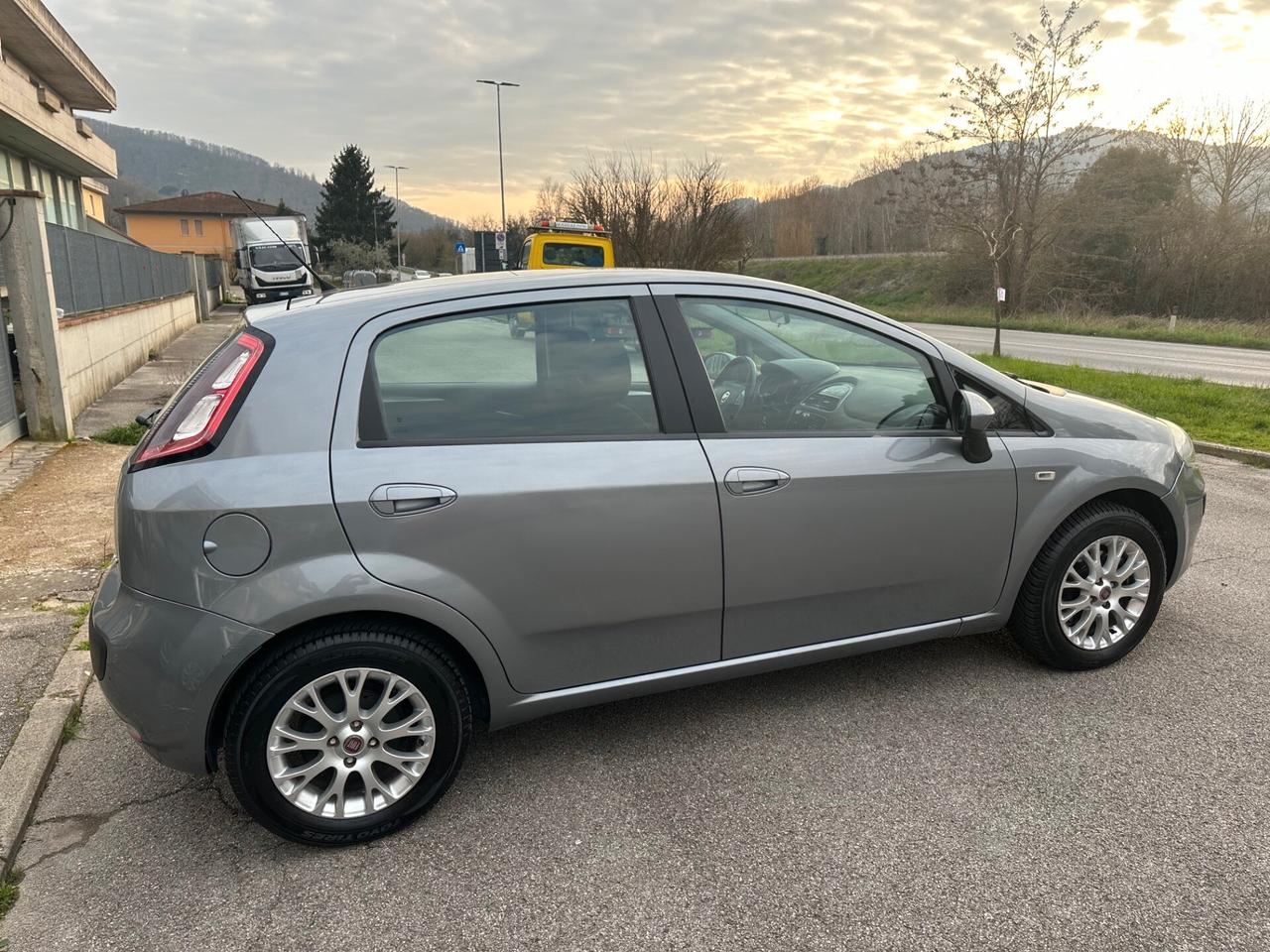 Fiat Punto Evo 1.3 Mjt 90 CV 5 porte Emotion ok neo patentati