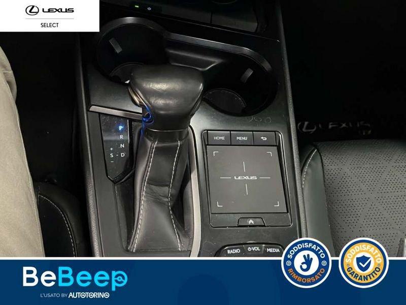 Lexus UX 2.0 PREMIUM 4WD CVT