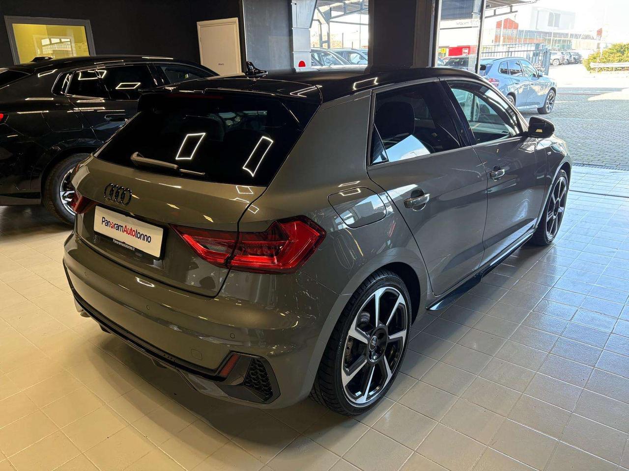 Audi A1 A1 SPB 30 1.0 tfsi Identity Black 116cv s-tronic