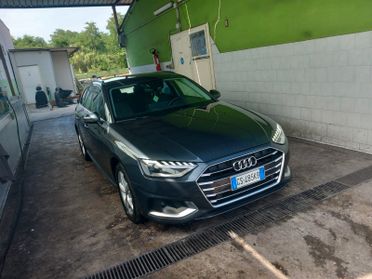 Audi A4 40 TDI quattro S tronic Business