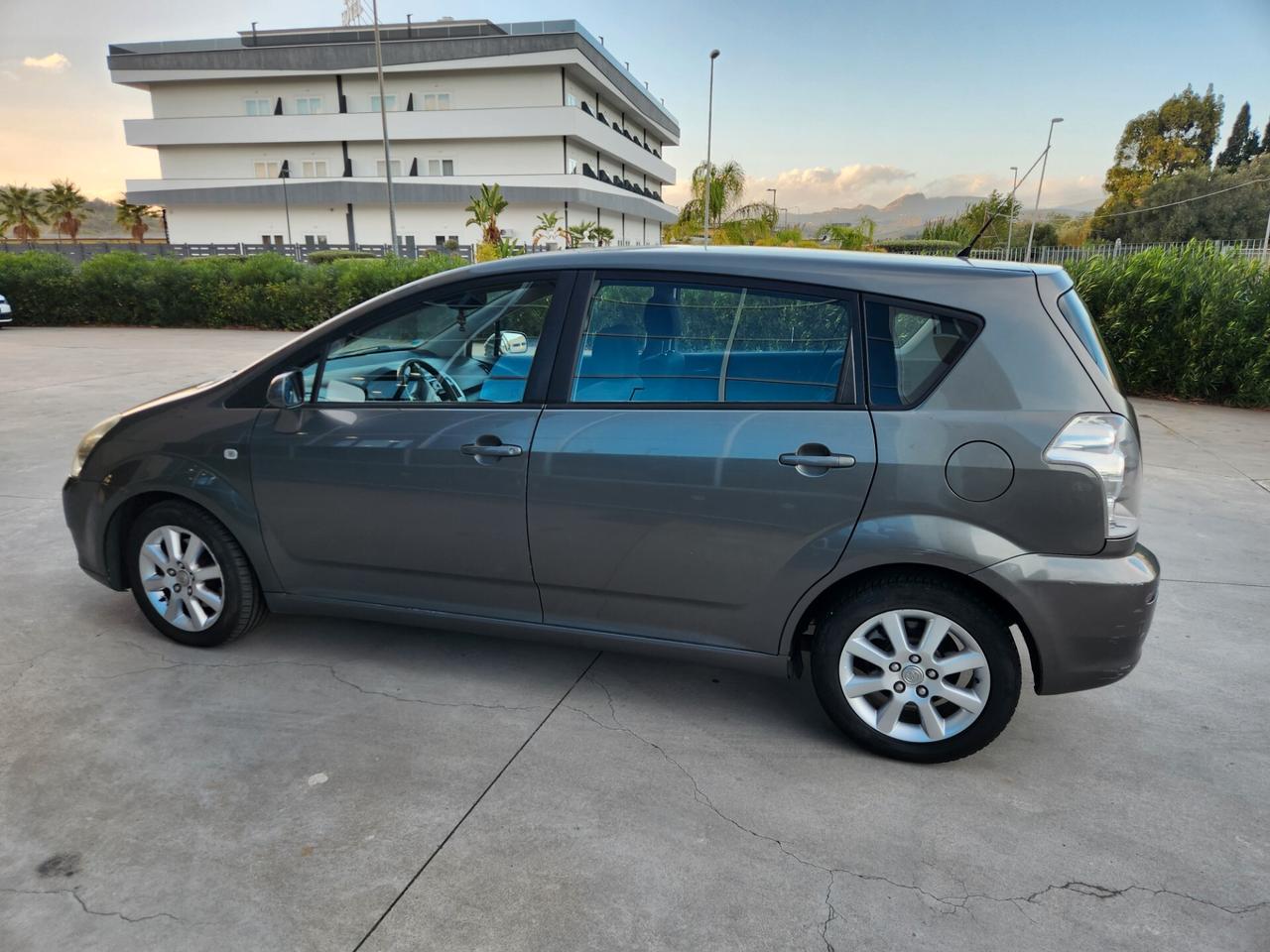 Toyota Corolla Verso 2.2 16V D-4D Sol