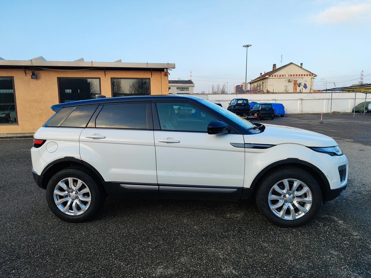 Land Rover Range Evoque 2.0 TD4 150 CV 5p. Pure