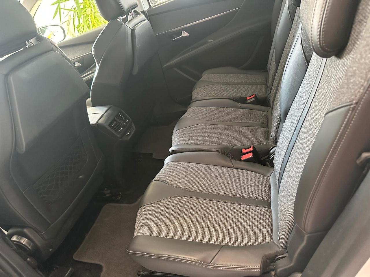 Peugeot 5008 7 POSTI
