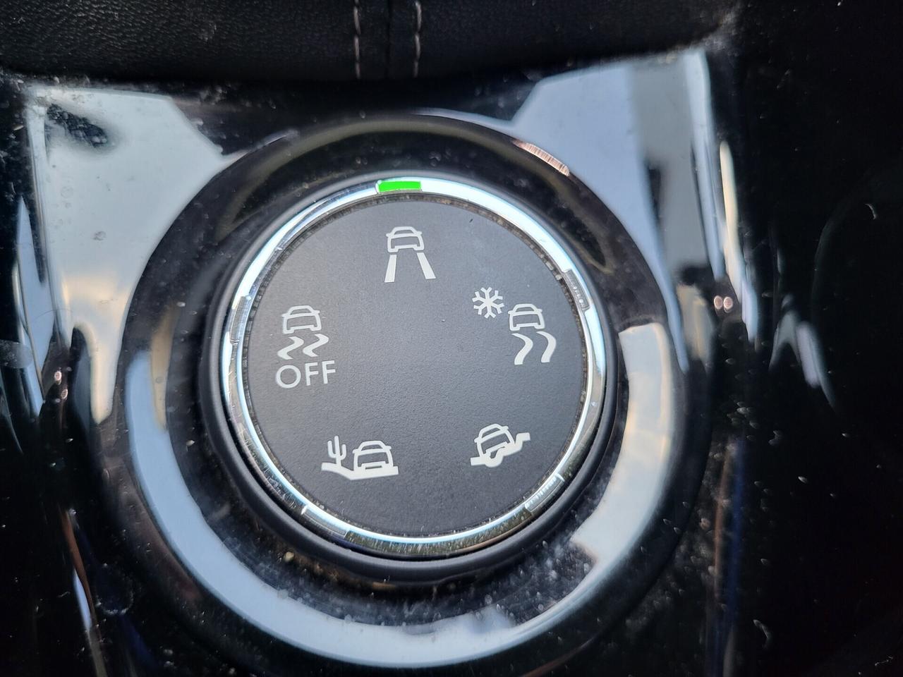 PEUGEOT 2008 1,6 HDI-TETTO PANOR-NAVI-3 REVISIONI