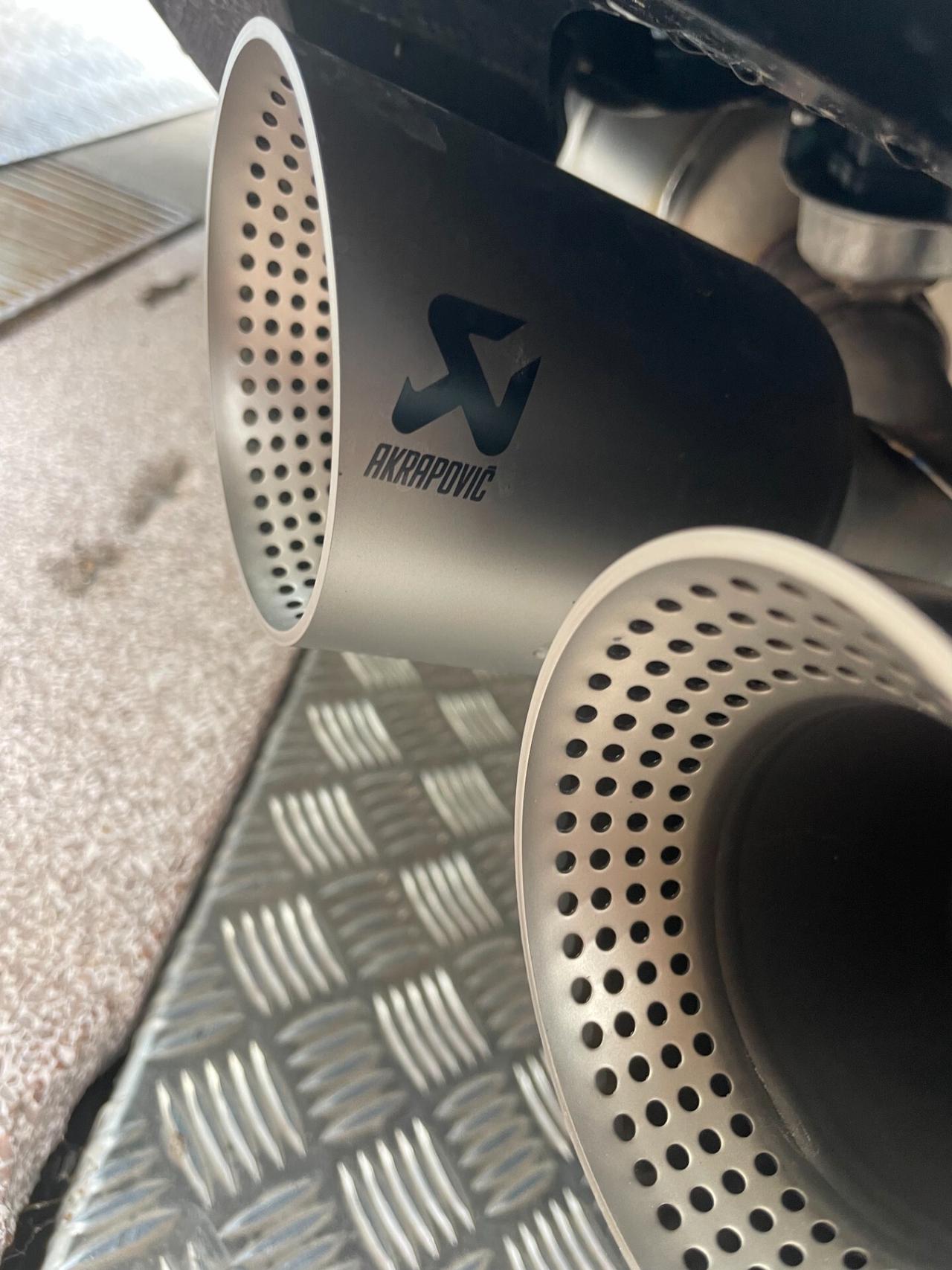 Volkswagen T-Roc R 2.0 TSI DSG 4MOTION AKRAPOVIC'