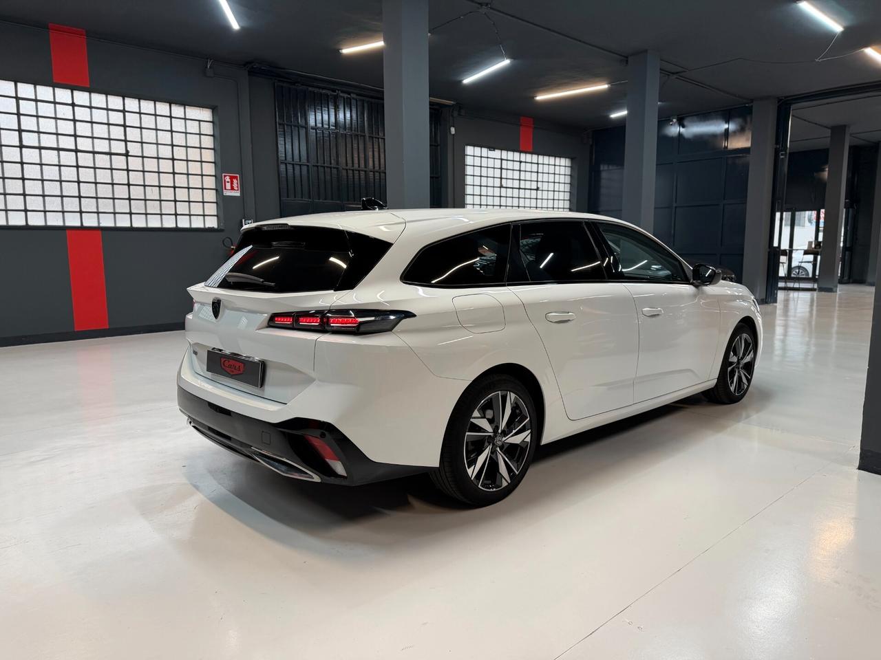 Peugeot 308 BlueHDi 130 S&S SW Allure