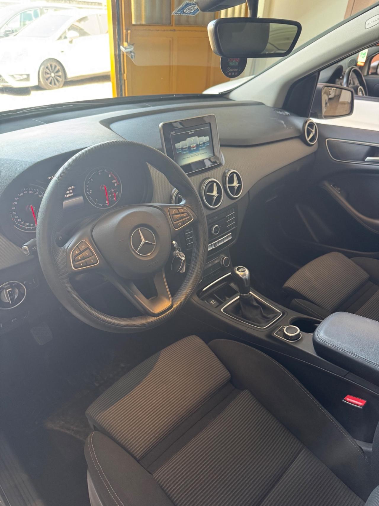 Mercedes-benz B 180 B 180 d Executive