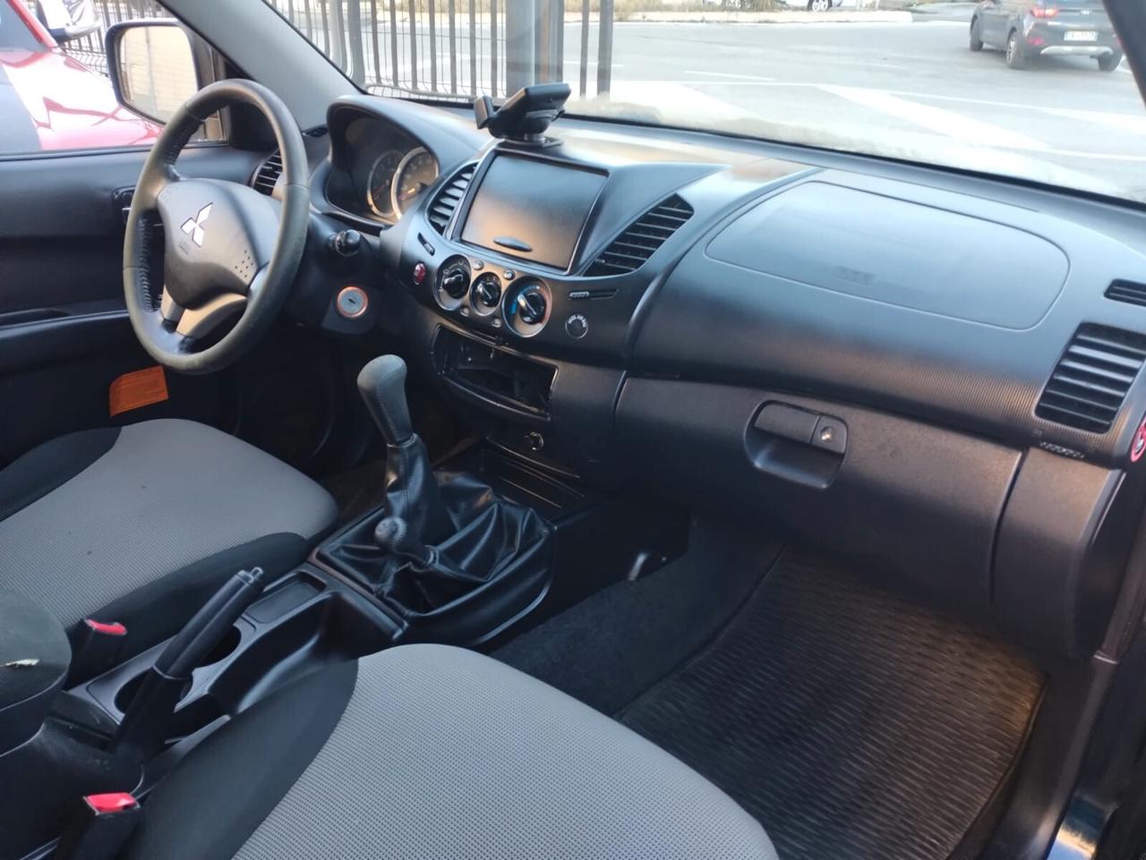 Mitsubishi L200 2.5 DI-D/136CV Club Cab Invite DPF