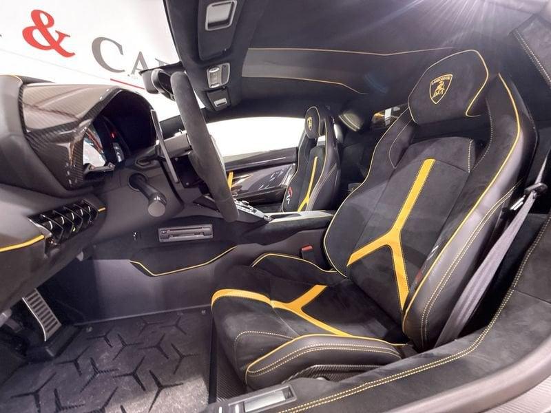 Lamborghini Aventador SVJ 6.5 V12 1 of 900