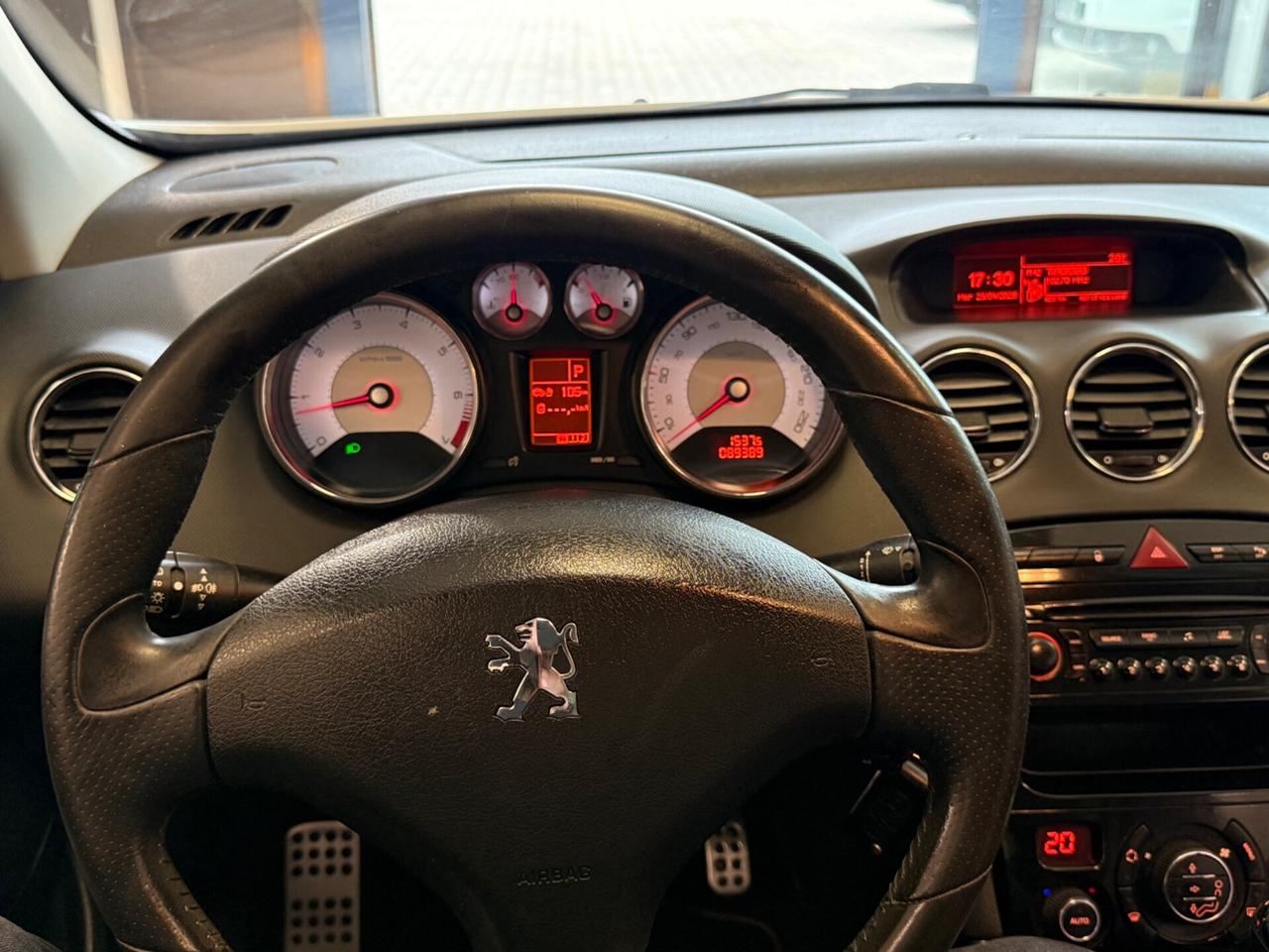 Peugeot 308 CABRIO 1.6 THP 156CV aut. CC Féline