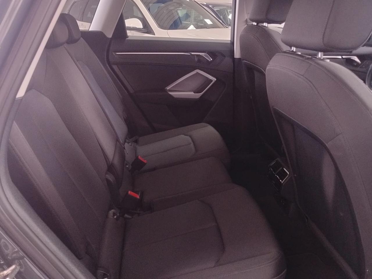 Audi Q3 SPB 45 TFSI e S tronic Business Plus