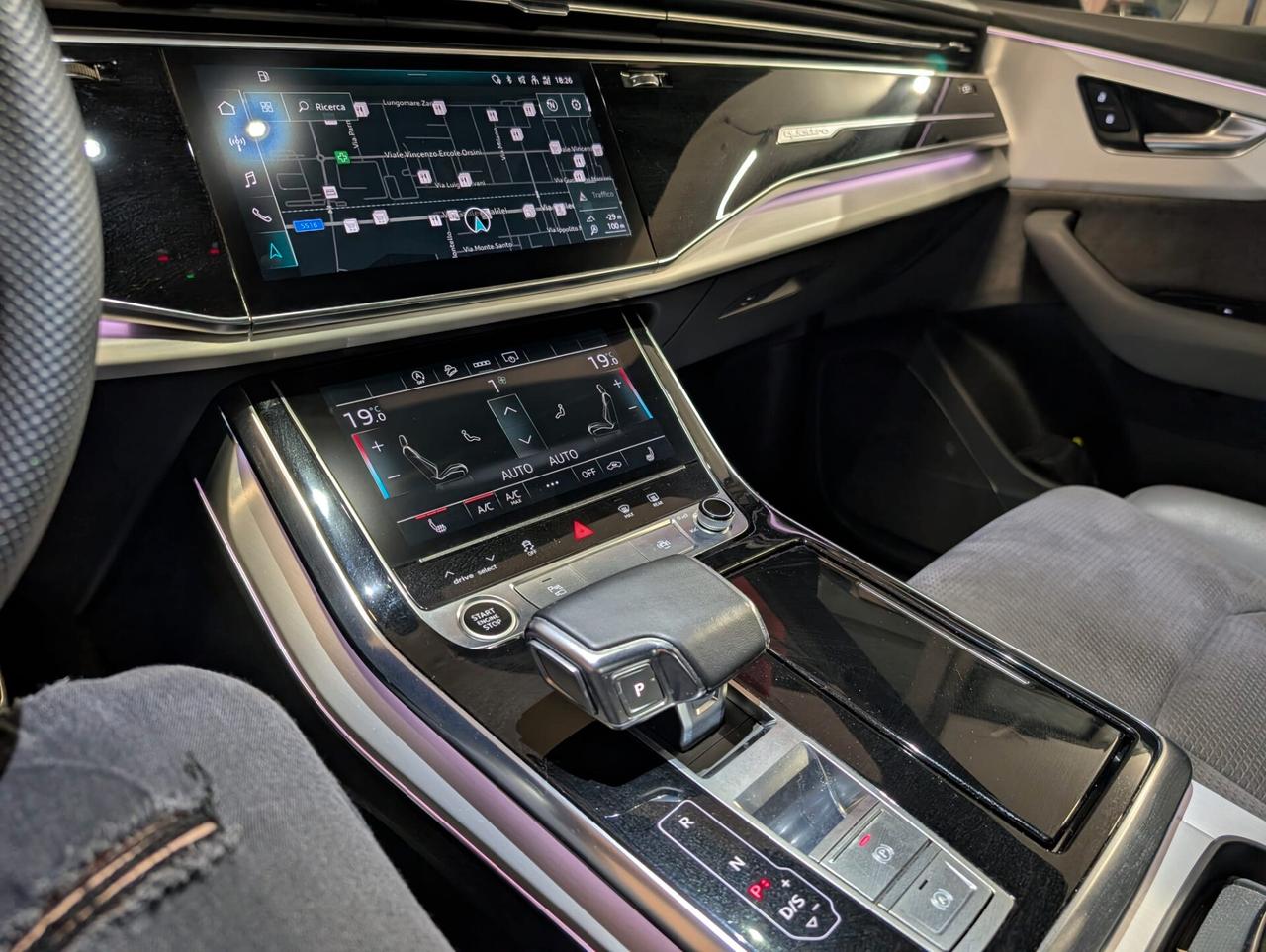 Audi Q8 45 TDI quattro 3.0 diesel S-LINE IVA ESPOSTA
