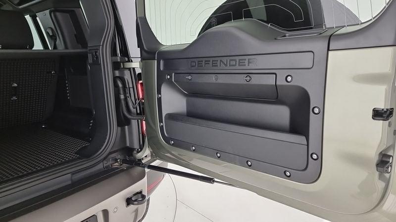 Land Rover Defender 110 3.0D I6 200 CV AWD Auto X-Dynamic SE