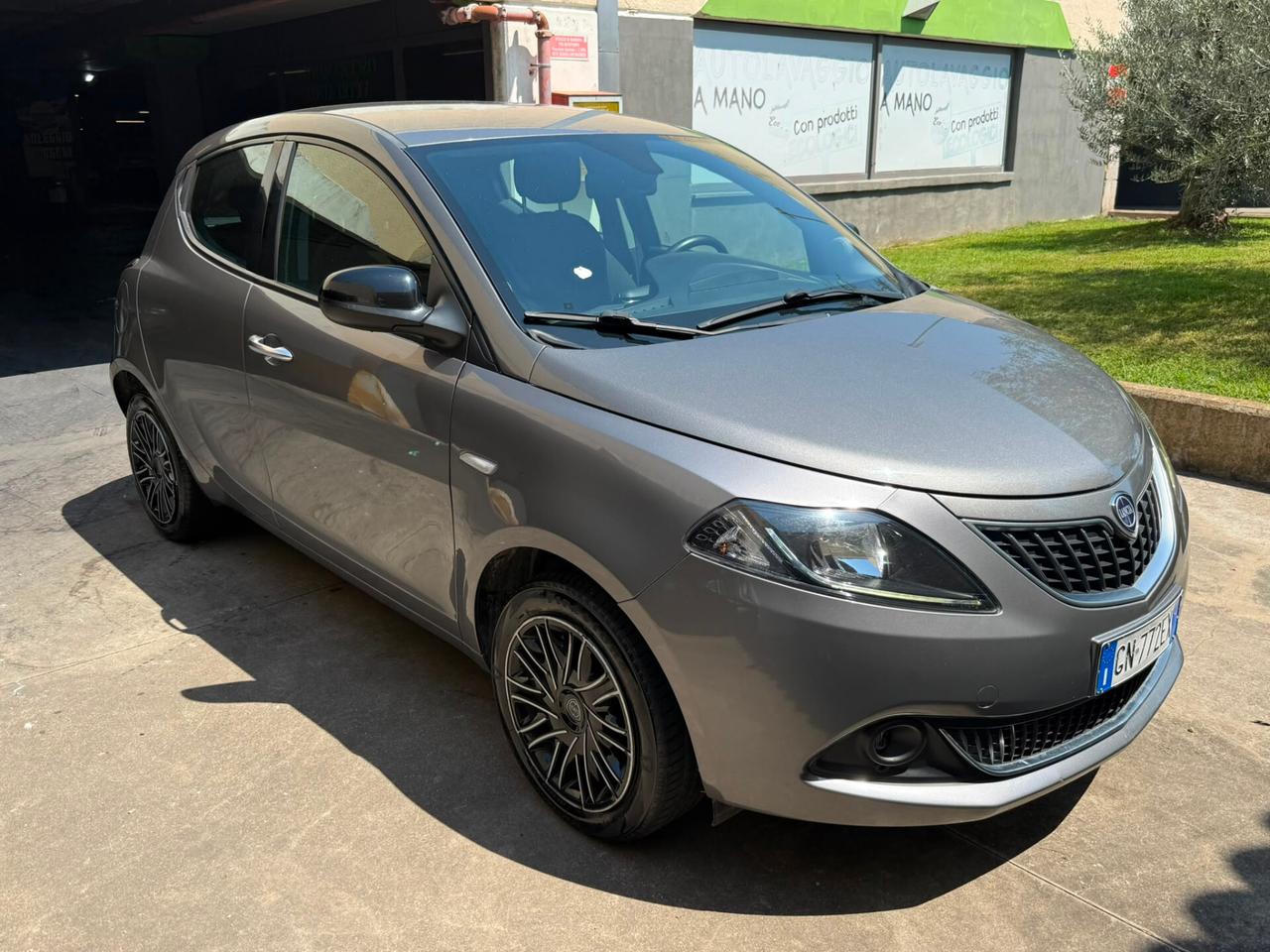 Lancia Ypsilon 1.0 FireFly 5 porte S&S Hybrid Gold