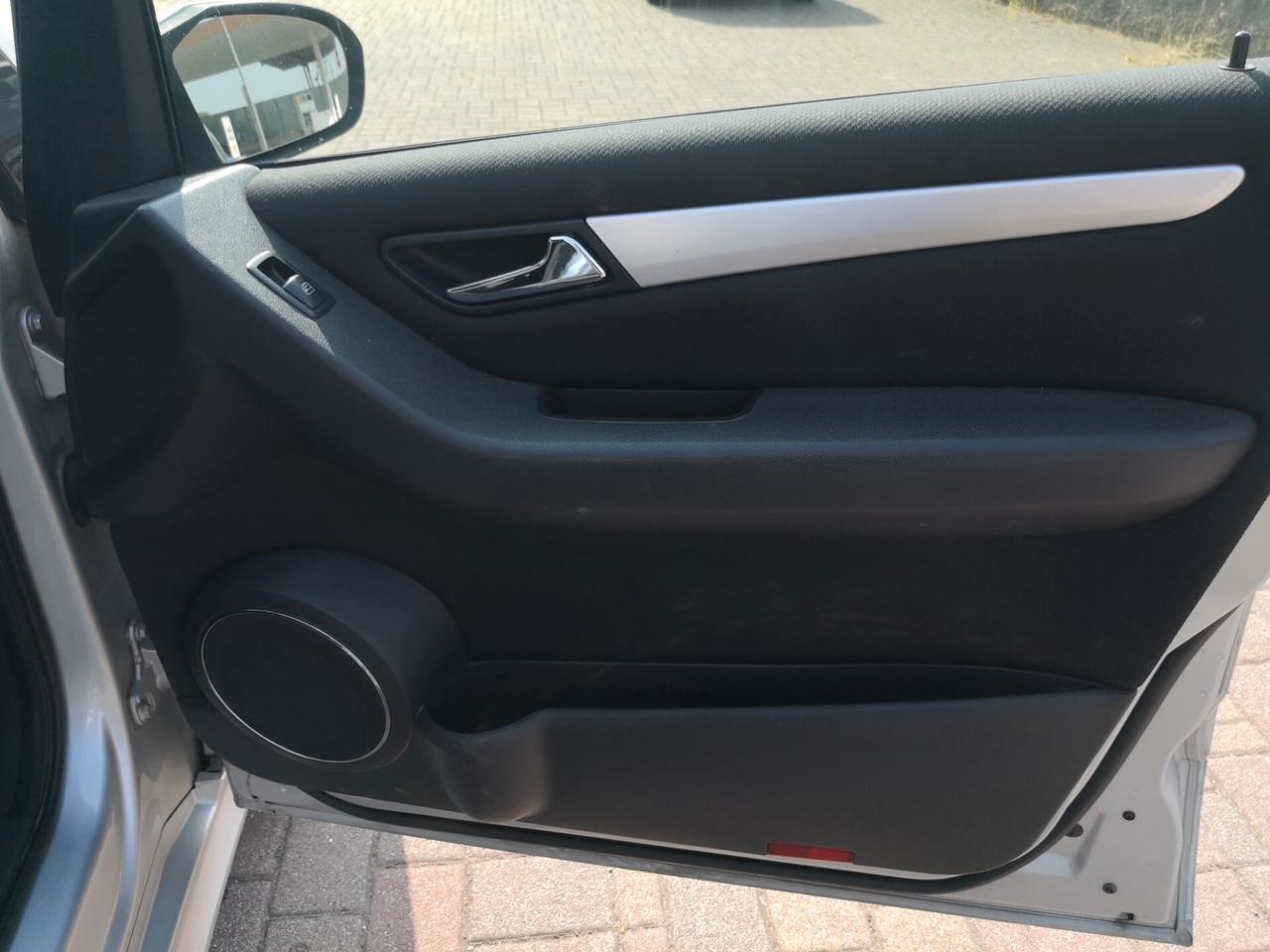 Mercedes-benz B 180 clima neopatentati