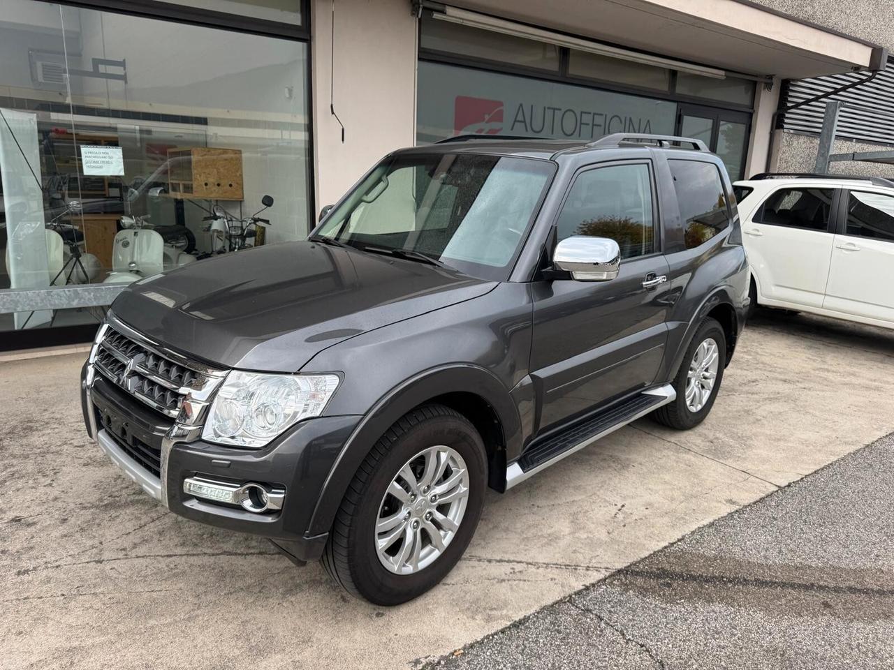 Mitsubishi Pajero 3.2 DI-D 16V aut. 3p. Intense DPF