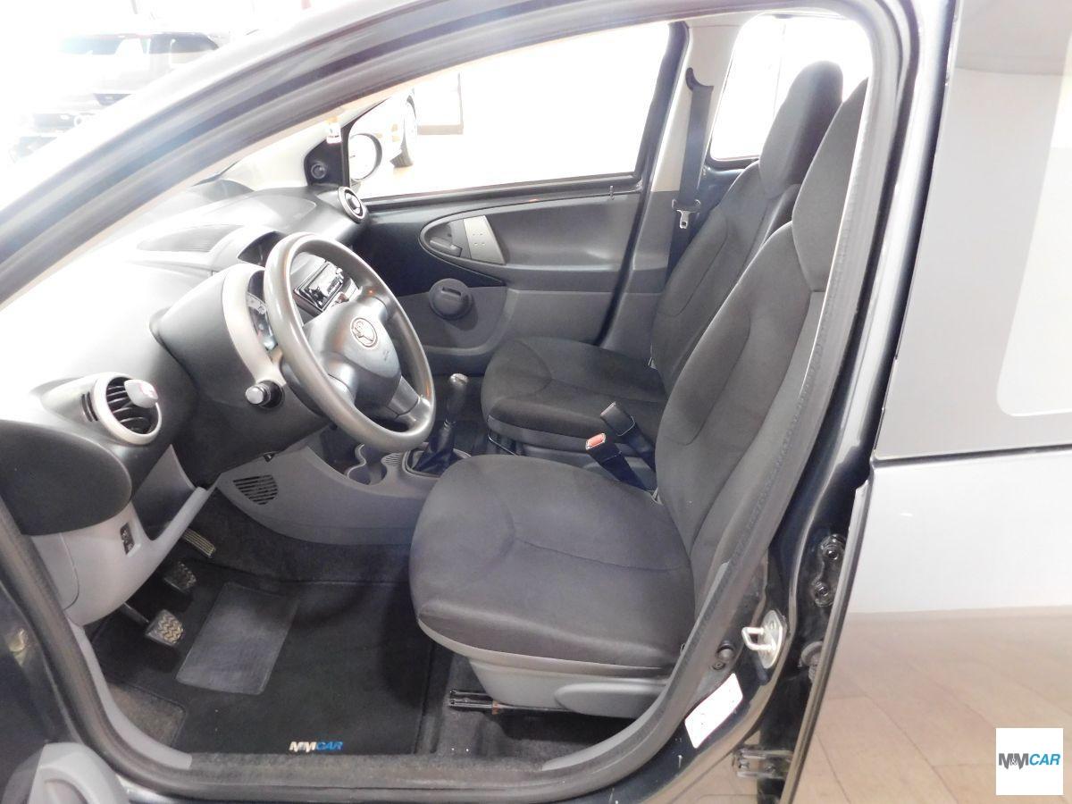 TOYOTA - Aygo - 12V VVT-i 5 porte Now