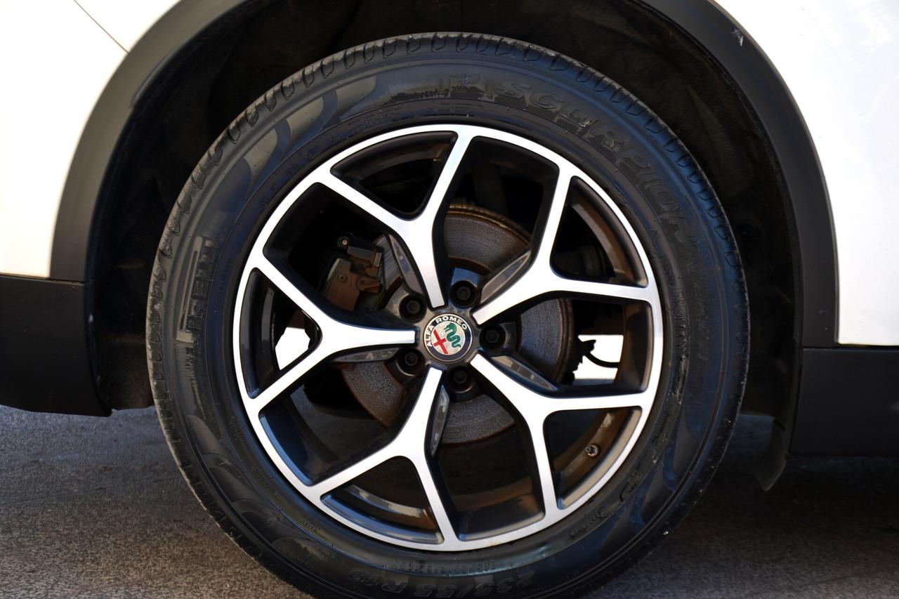 Alfa Romeo Stelvio 2.2 190CV AT8 Q4 SPRINT • PREZZO SENZA VINCOLI • UNIPRO' • ITALIANA • FATTURABILE • GARANZIA 12 MESI
