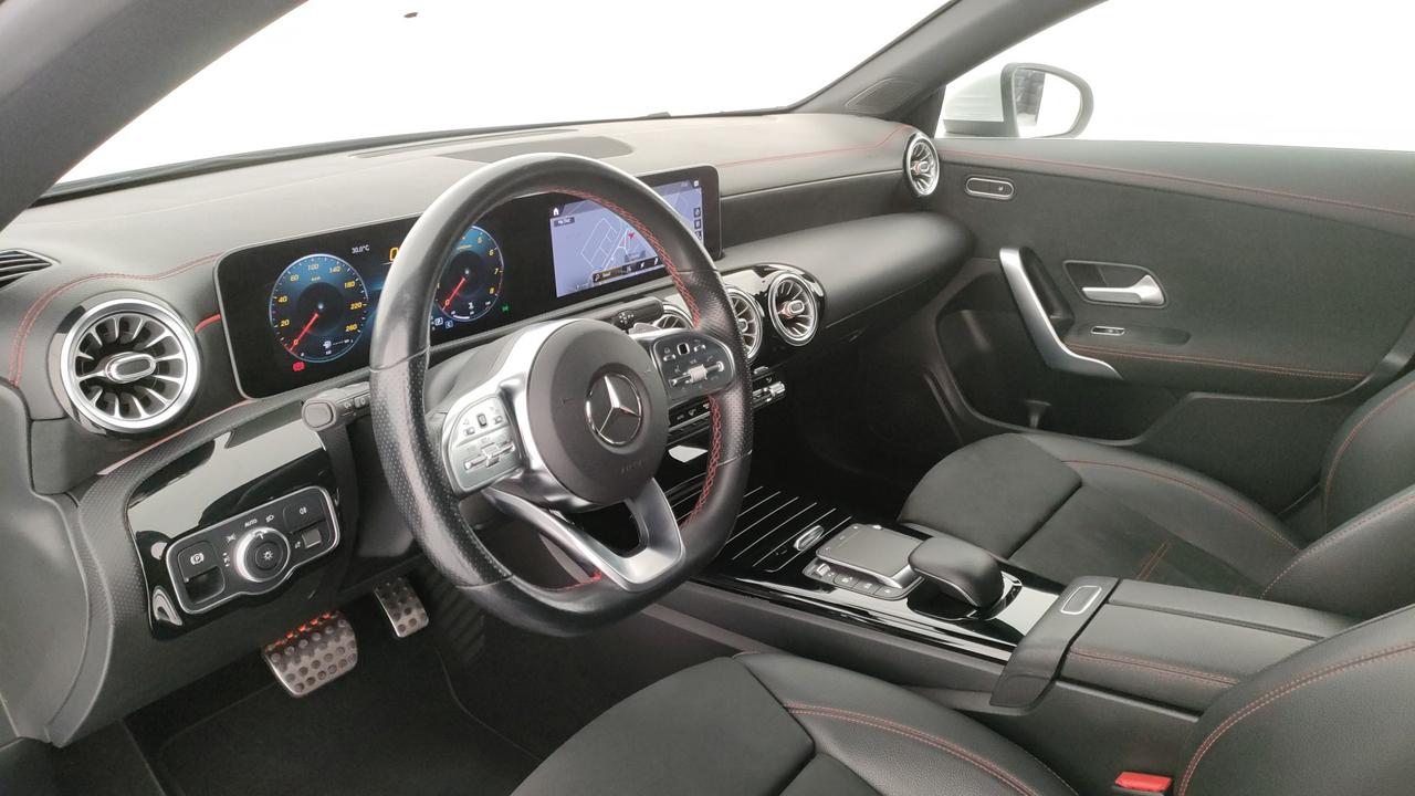 Mercedes-Benz CLA Shooting Brake 200 Premium auto