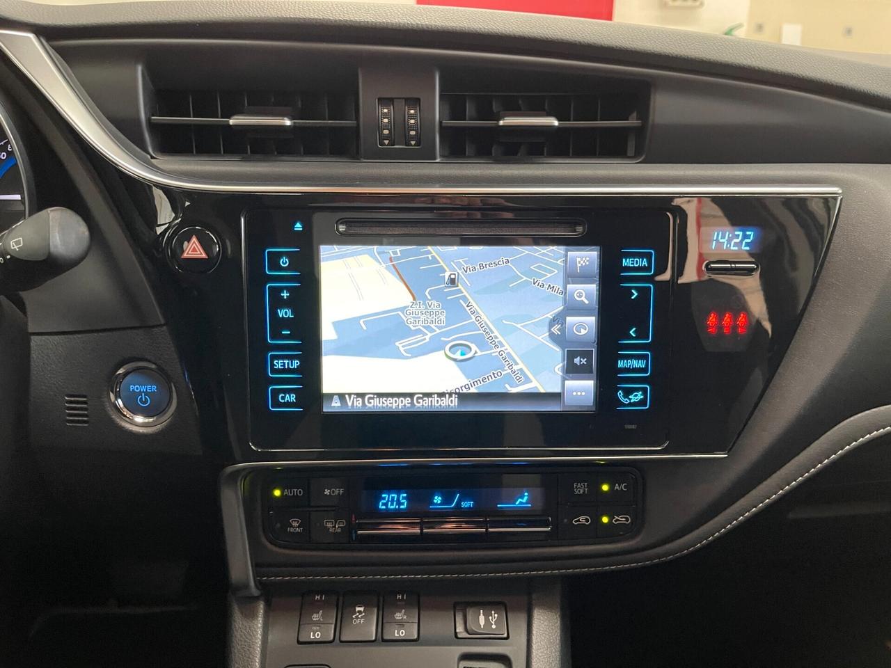 Toyota Auris Business Pack 1.8h cvt-Ok Neopat-LEGGO SOTTO