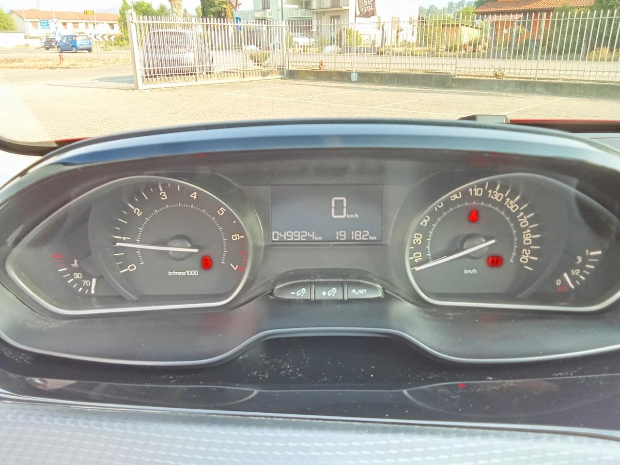 Peugeot 2008 PureTech Turbo 110 S&S Signature