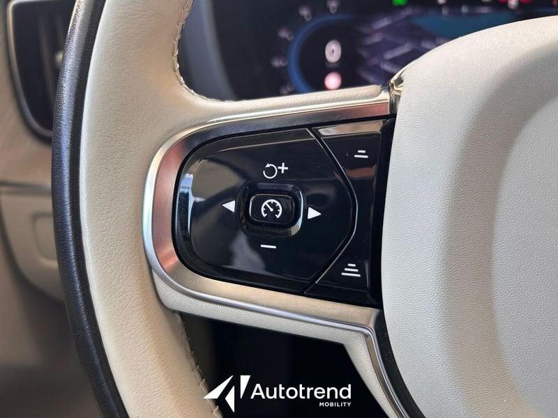 Volvo XC60 B4 197+14 CV AWD Mild Hybrid Diesel Automatico Ultimate Dark