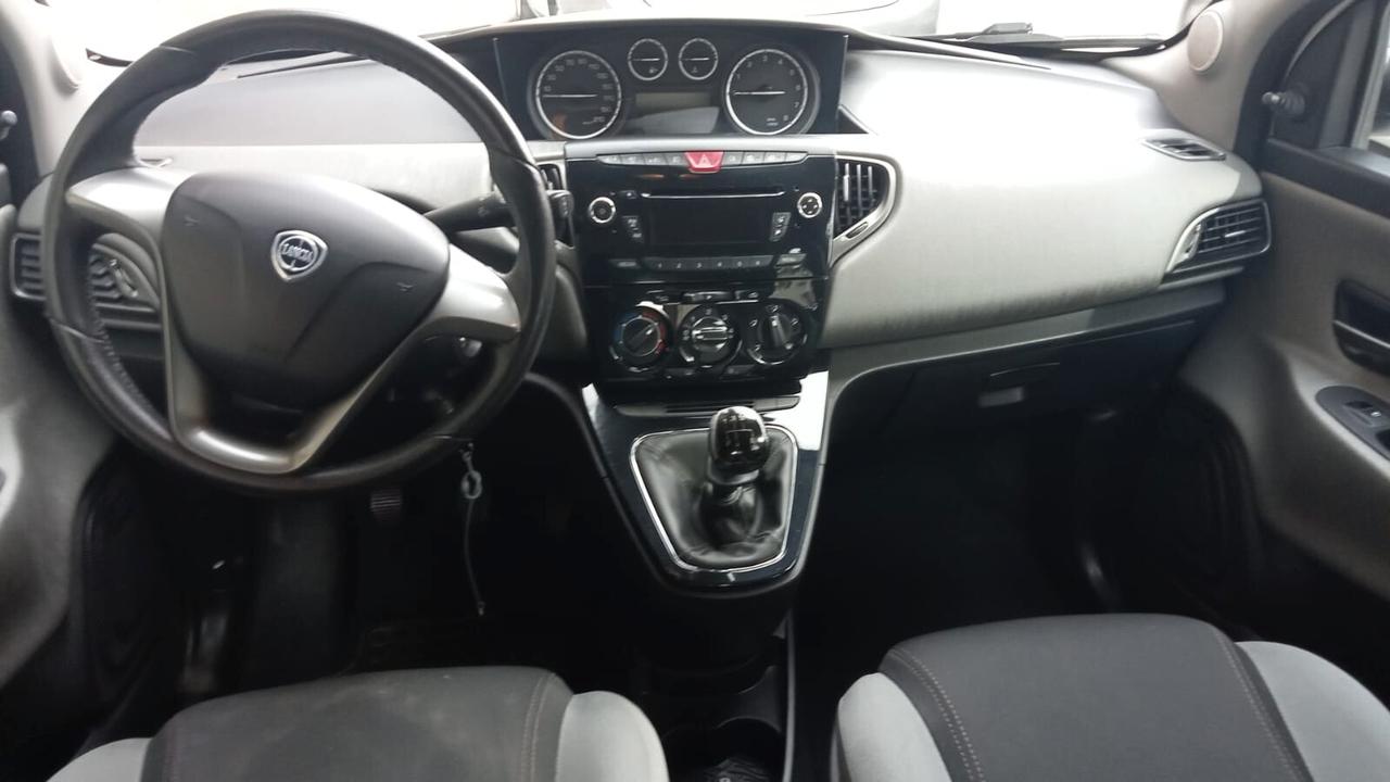 Lancia Ypsilon 1.2 69 CV 5 porte S&S Silver