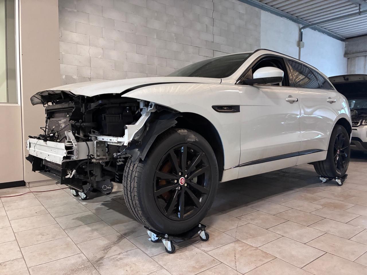 Jaguar F-Pace 2.0 D 180 CV AWD aut. R-Sport