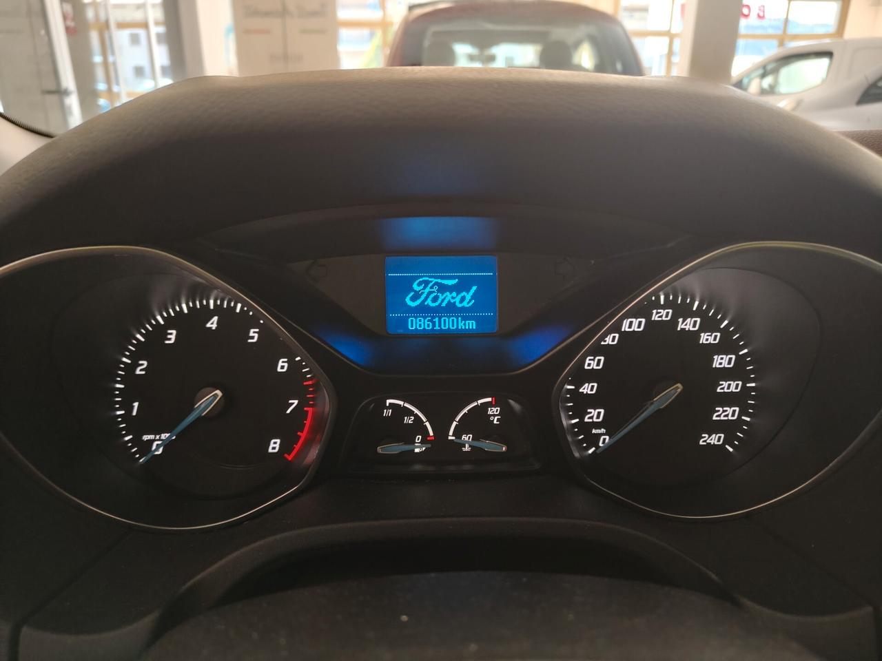 Ford Focus 1.6 105 CV