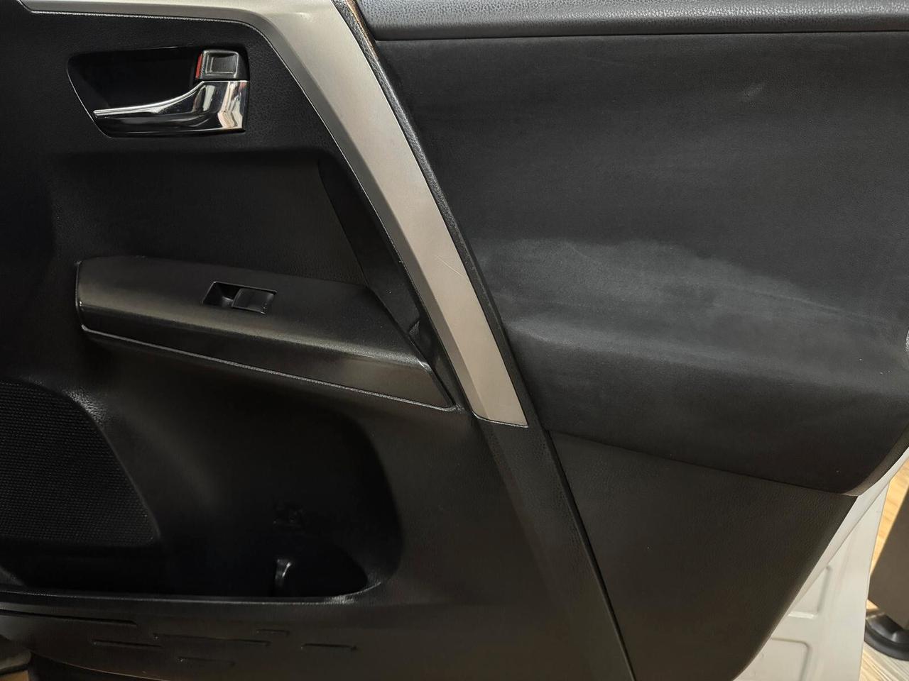 Toyota RAV 4 2.0 D-4D 2WD Lounge MY '17 UNICOPR. PARI AL NUOVO