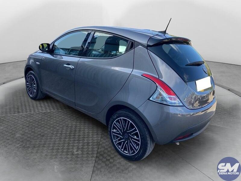 Lancia Ypsilon 1.0 FireFly 5 porte S&S Hybryd Gold