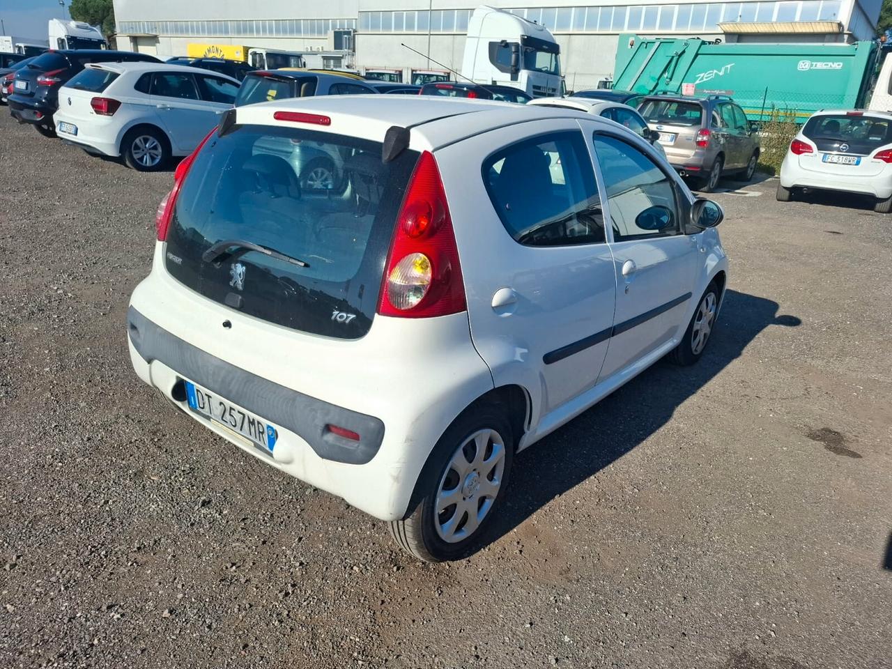 Peugeot 107 1.0 benzina - Neopatentati