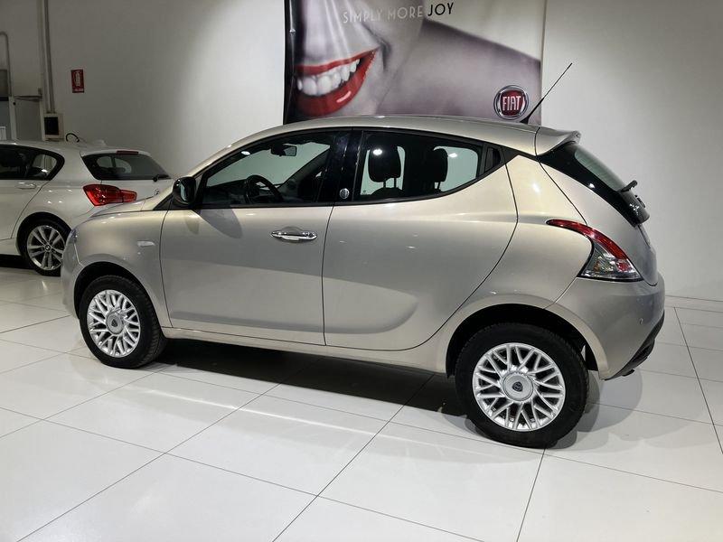 Lancia Ypsilon 0.9 TwinAir 85 CV 5 porte Metano Ecochic Gold