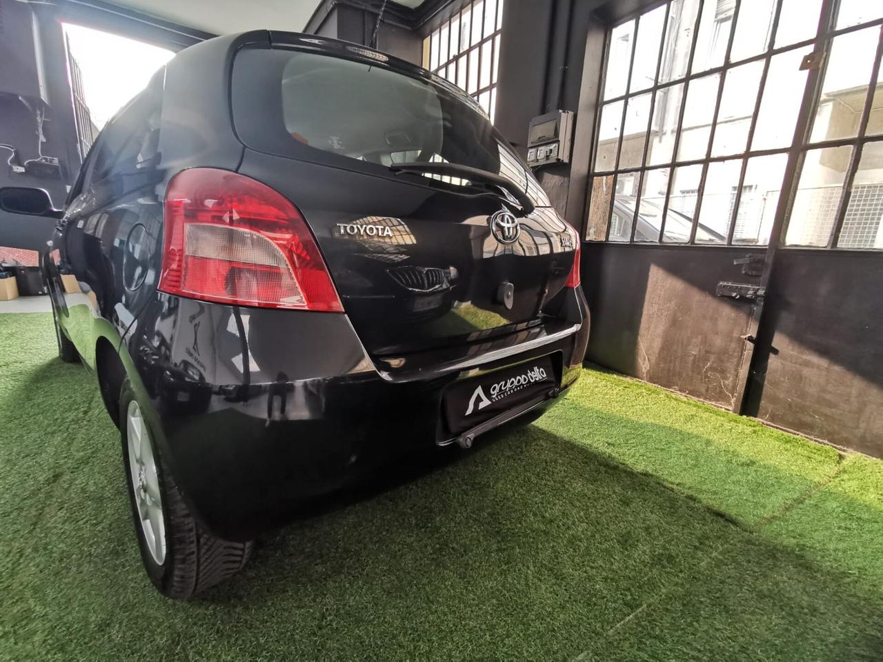 Toyota Yaris 1.0 Sol NEOPATENTATI GARANZIA 12 MESI