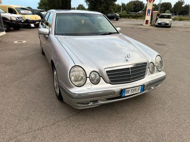 Mercedes-benz E 220 CDI AUOTOM PERFETTA