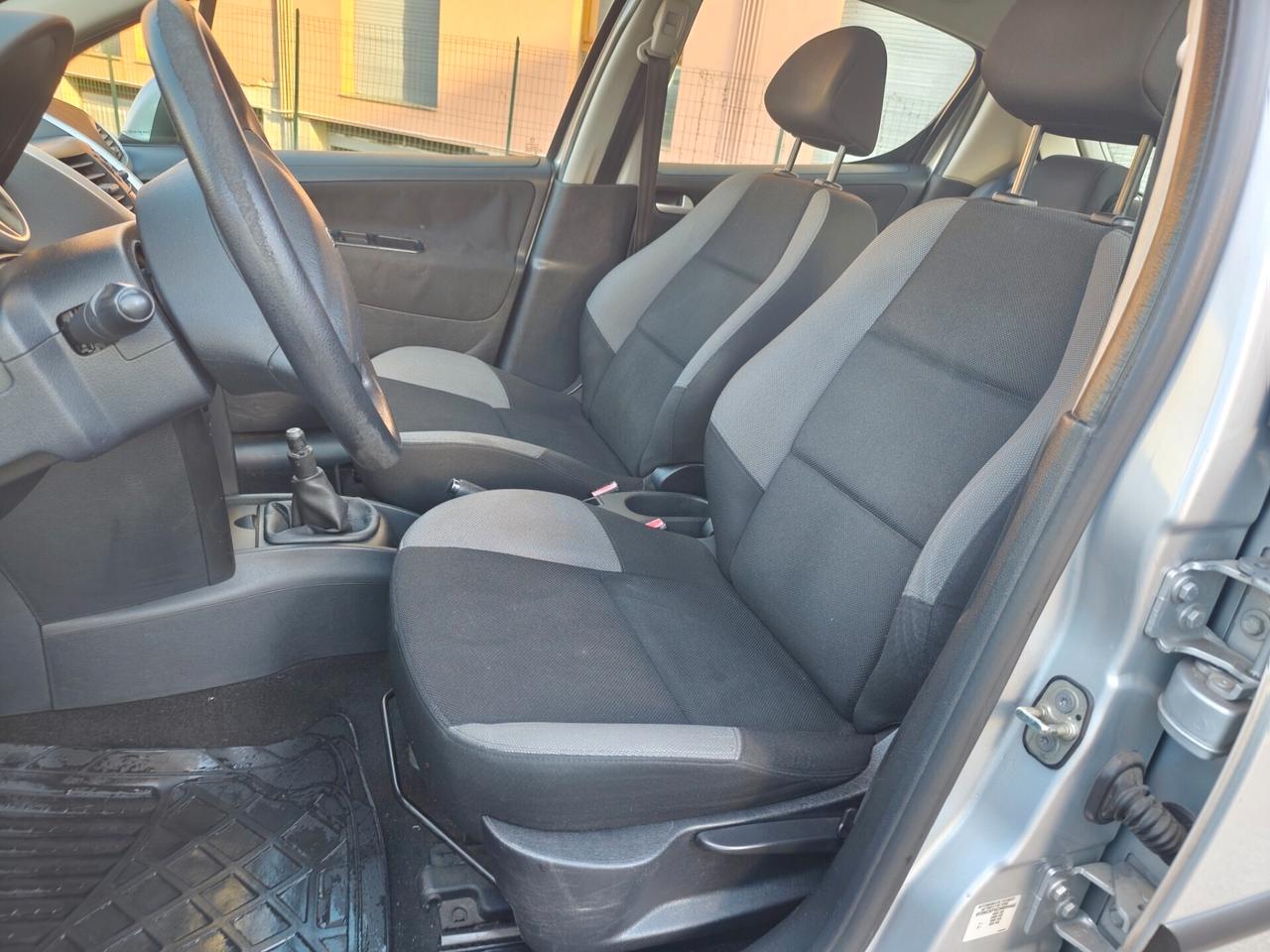 Peugeot 207 1.4 benz GPL 5 porte lavori certificati