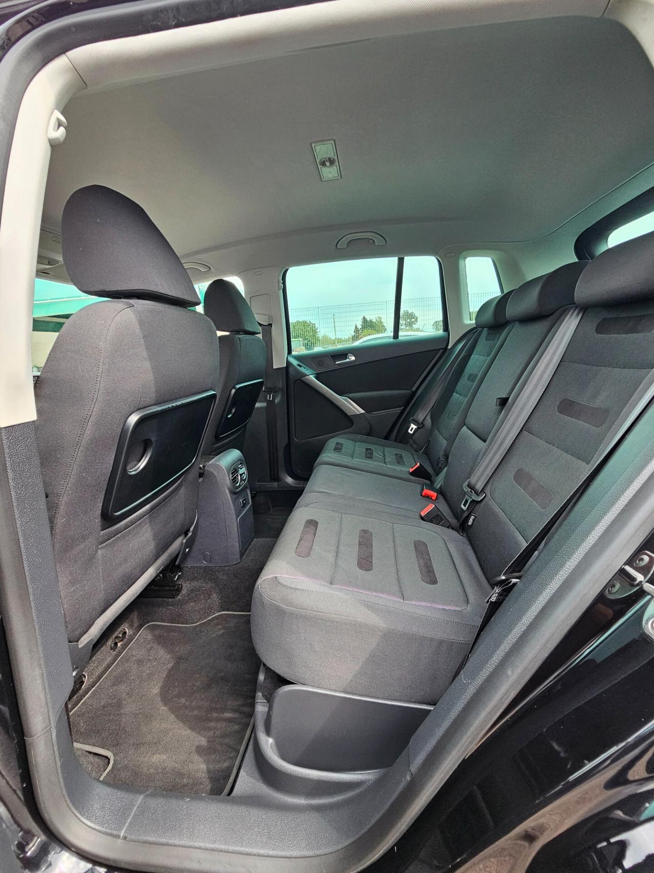 Volkswagen Tiguan 2.0 16V TDI DPF tiptronic Sport & Style (18°)