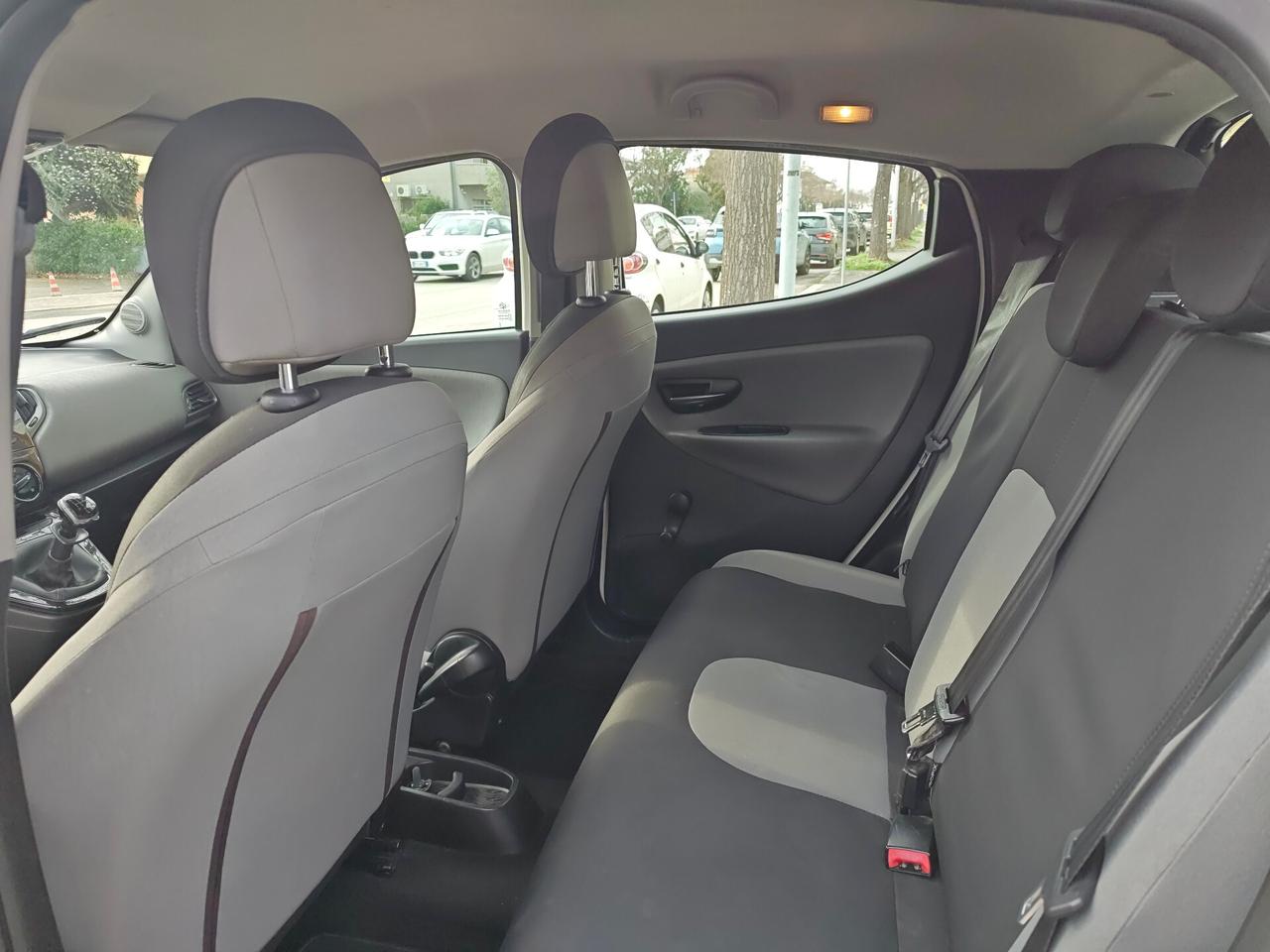 Lancia Ypsilon 1.2 69 CV 5 porte GPL Ecochic Silver