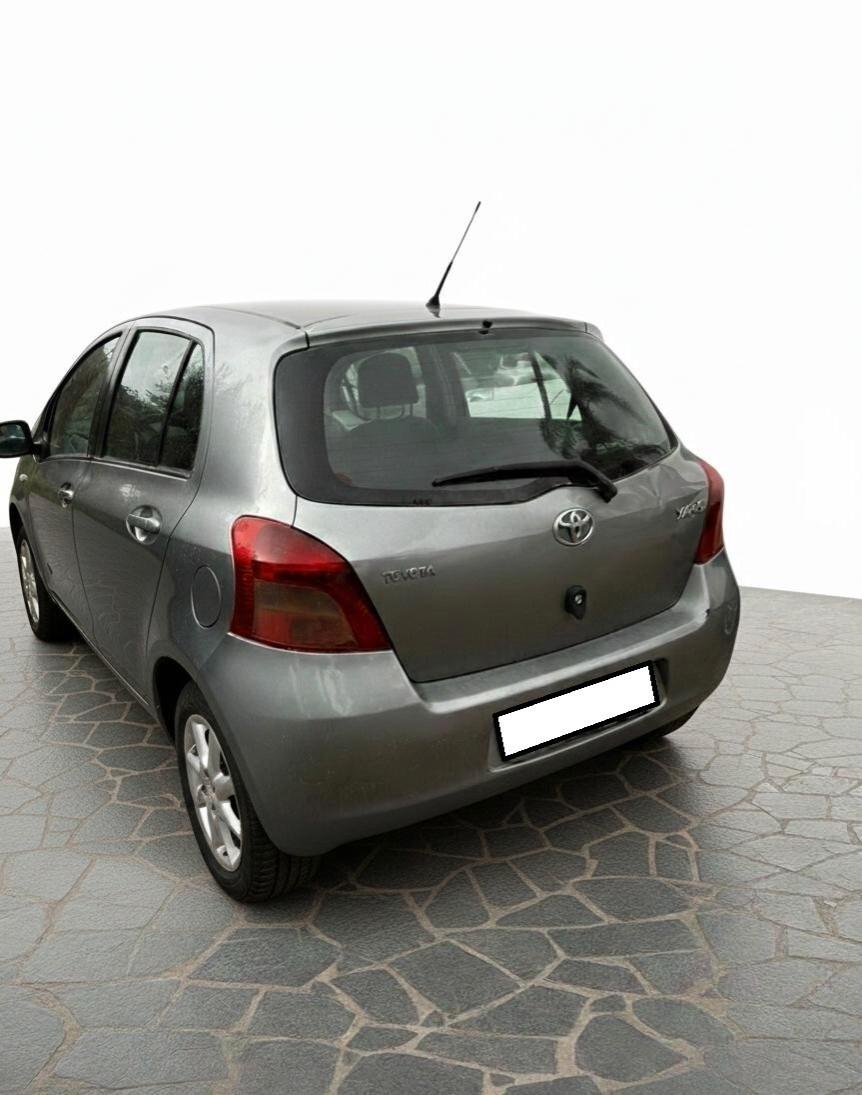 TOYOTA YARIS 1.0 B - 2006