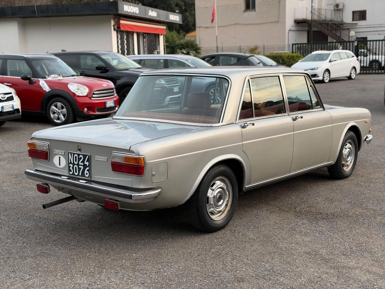 Lancia 820 2000