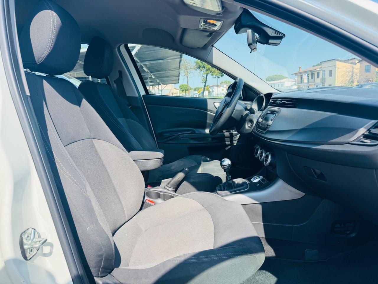 Alfa Romeo Giulietta 1.6 JTDm-2 120 CV Distinctive