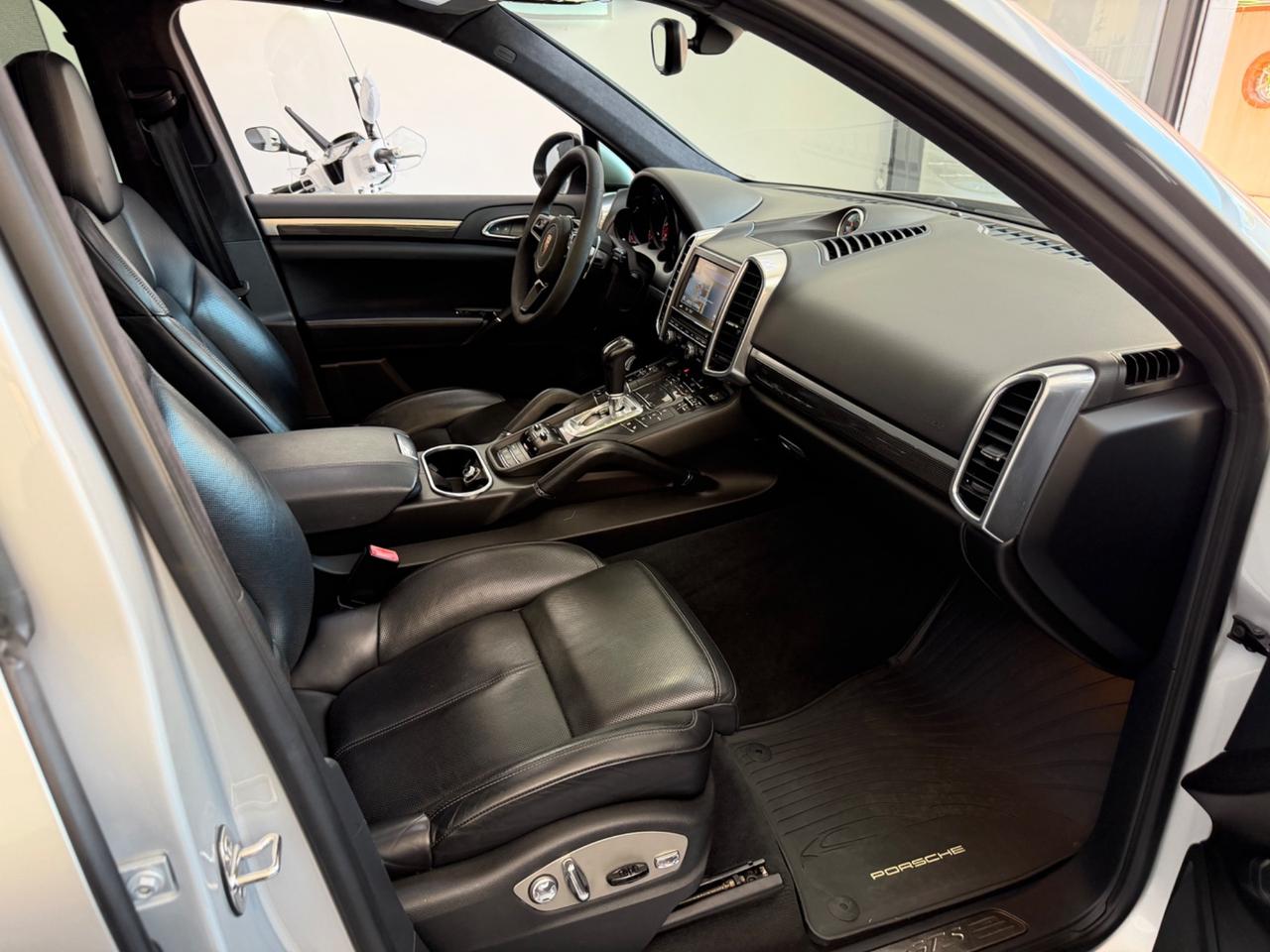 Porsche Cayenne 4.8 GTS