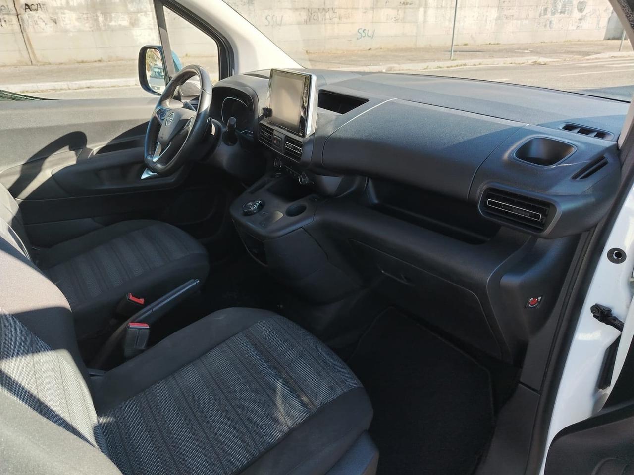 Opel Combo Life 1.5D 130 CV S&S AT8 Innovation anche per NEOPATENTATI