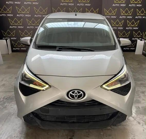 Toyota Aygo Connect 1.0 VVT-i 72 CV 5 porte x-fun