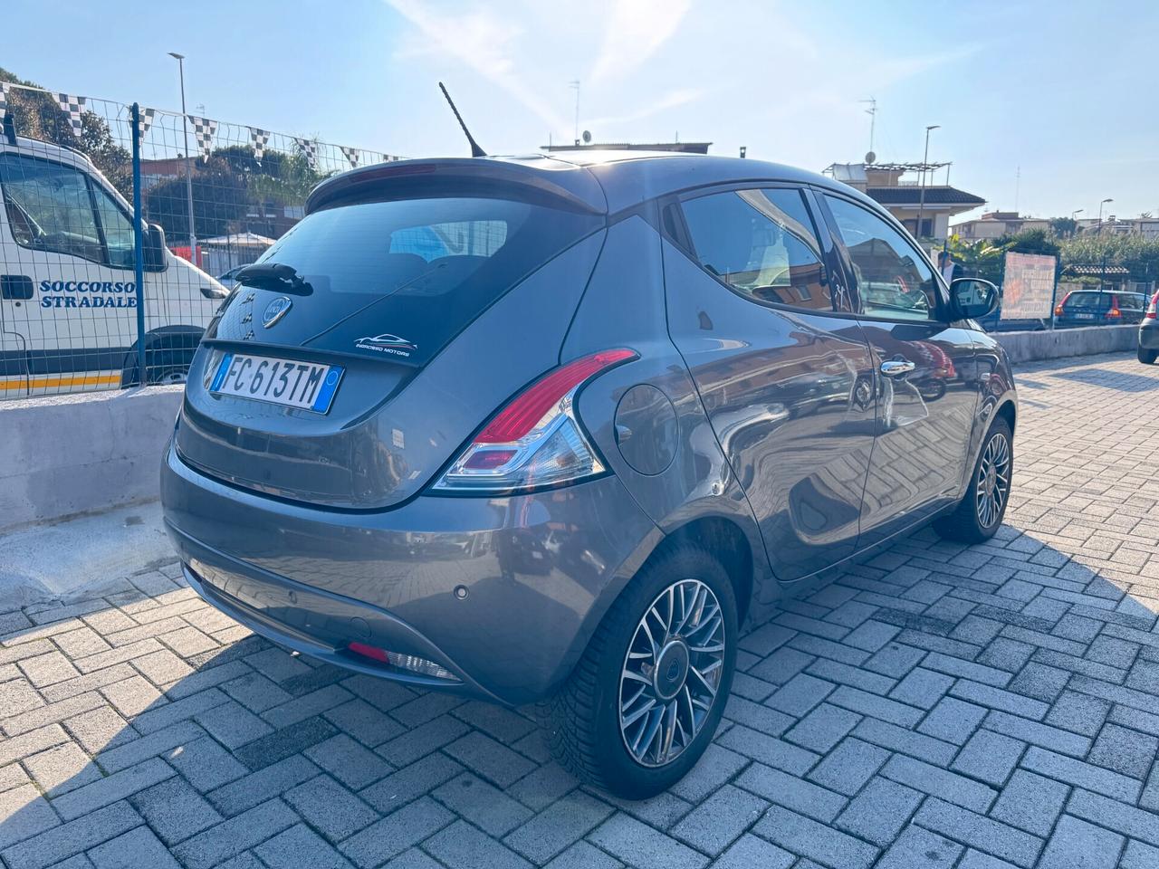 Lancia Ypsilon