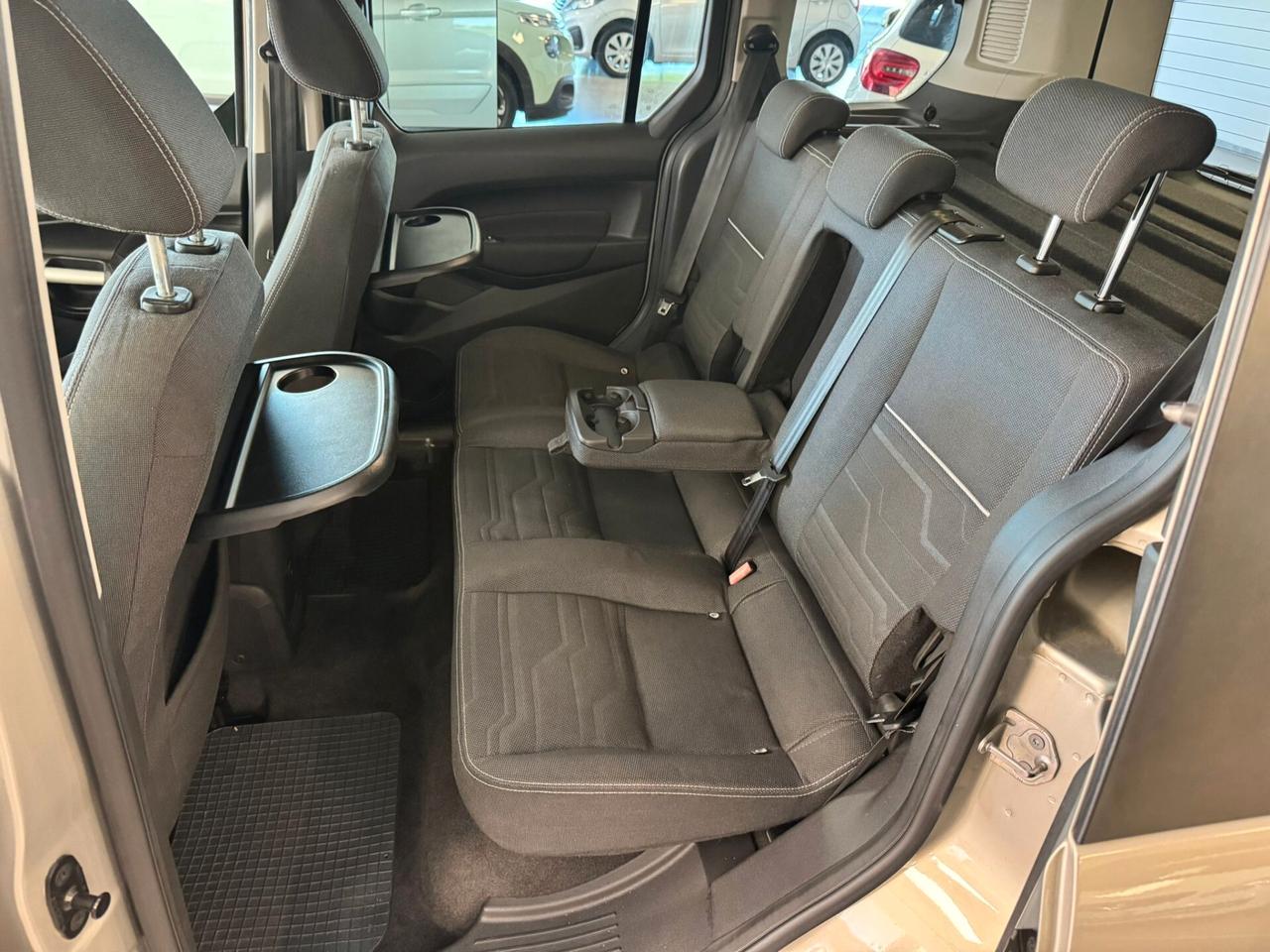 Ford Tourneo Connect 1.6 TDCi 115 CV Titanium